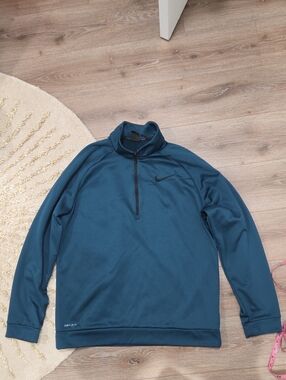 Nike Men’s Green Dri-FIT Quarter-Zip Pullover